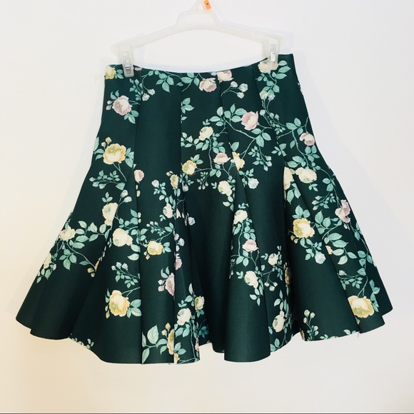 LC Lauren Conrad Dresses & Skirts - LC Lauren Conrad runway floral skirt size 4